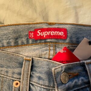 Supreme jeans